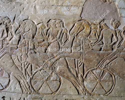 Mauer der Schlacht von Qadesch. Die Armee von Ramses II. während des Angriffs