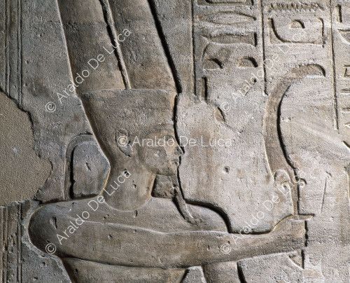 Tempel von Ramses II. Wanddekoration. Detail mit Amon-Ra