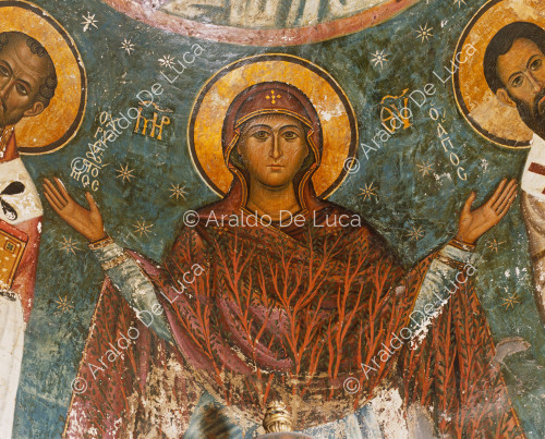 Fresco con Cristo Pantocrátor Virgen y Santos. Detalle con la Virgen