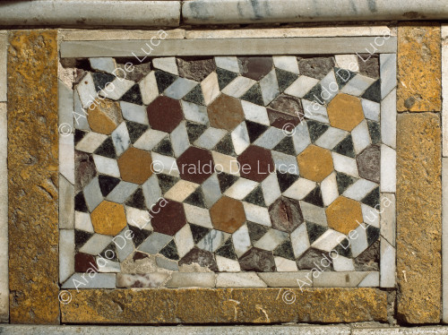 Mosaico in opus sectile. Particolare