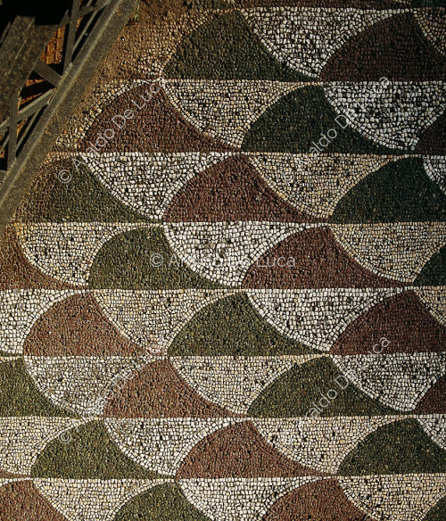 Figurative mosaic