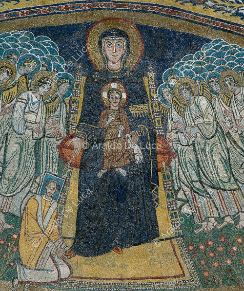 Vierge à l'enfant avec une foule d'anges