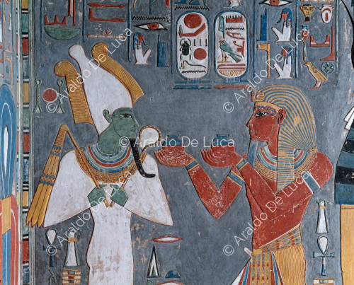Horemheb ofrece vino a Osiris