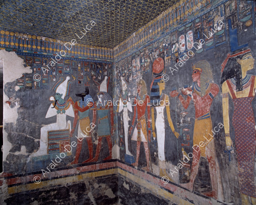Horemheb devant diverses divinités