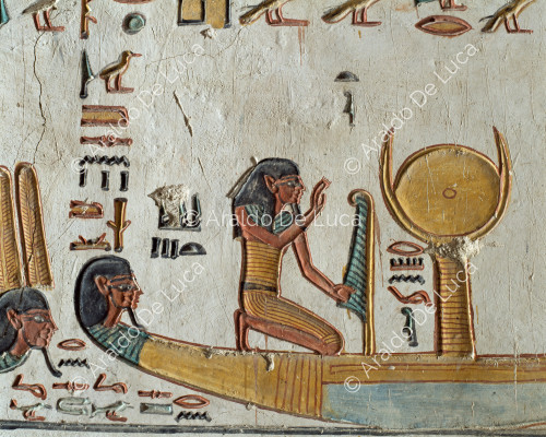 Amduat: boat with moon disc and crescent