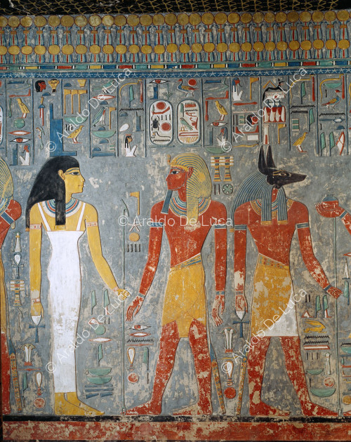 Horemheb with Isis and Anubis