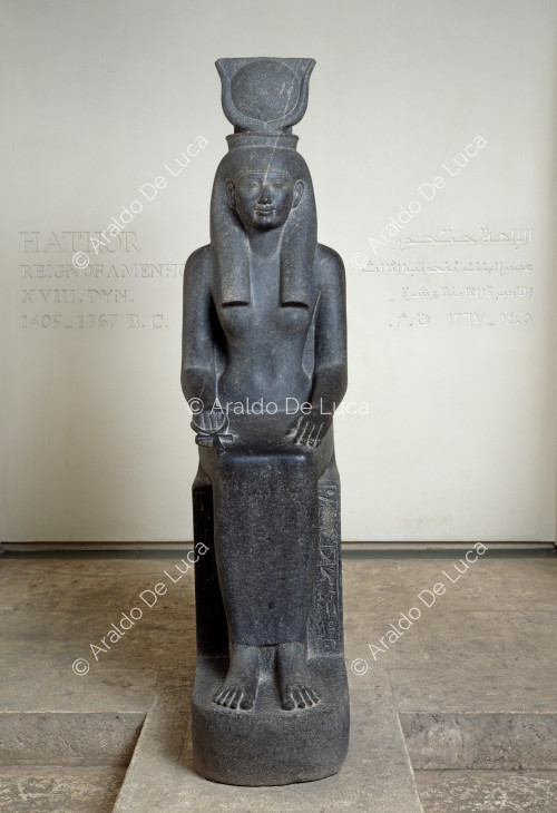 Granitstatue der Hathor