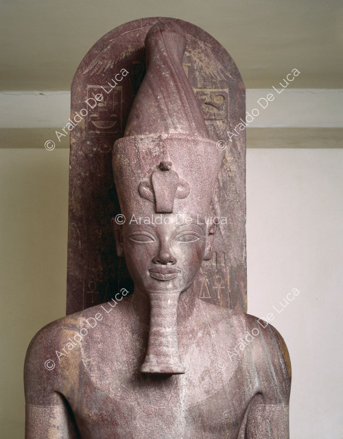 Amenhotep III - détail du buste du souverain