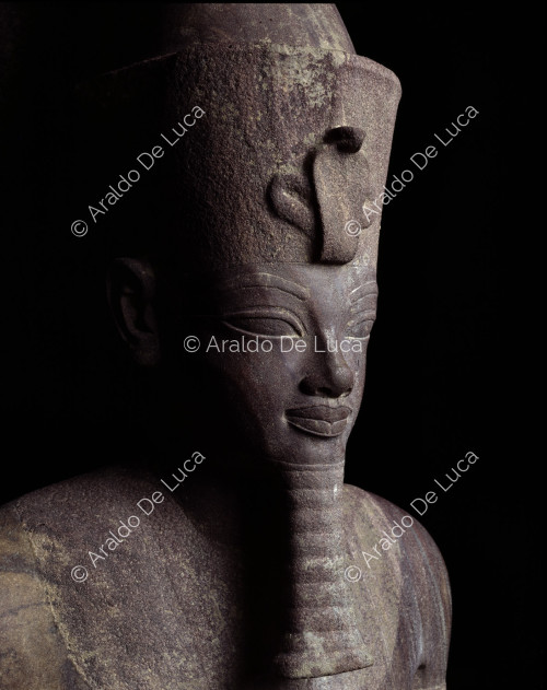 Amenhotep III - Detail des Gesichts des Herrschers
