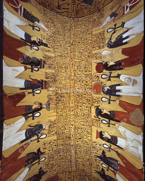 Detail der gewölbten Decke der Grabkammer: die Prozession der Götter.