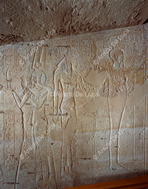 Ptah protégé par Maat et la reine Tausert offerte