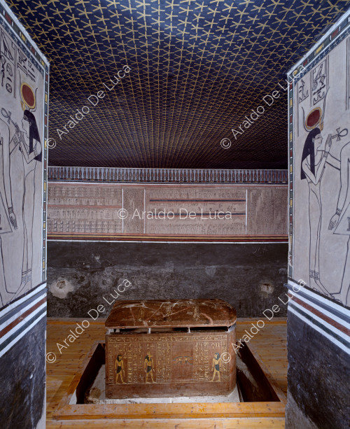 General view of the burial chamber of Amenhotep II