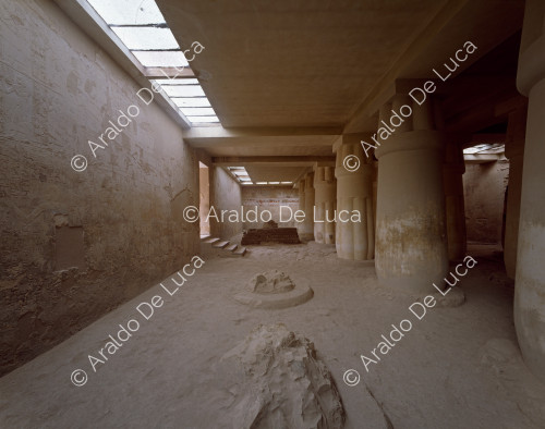 Vue de la salle hypostyle de la tombe de Ramose
