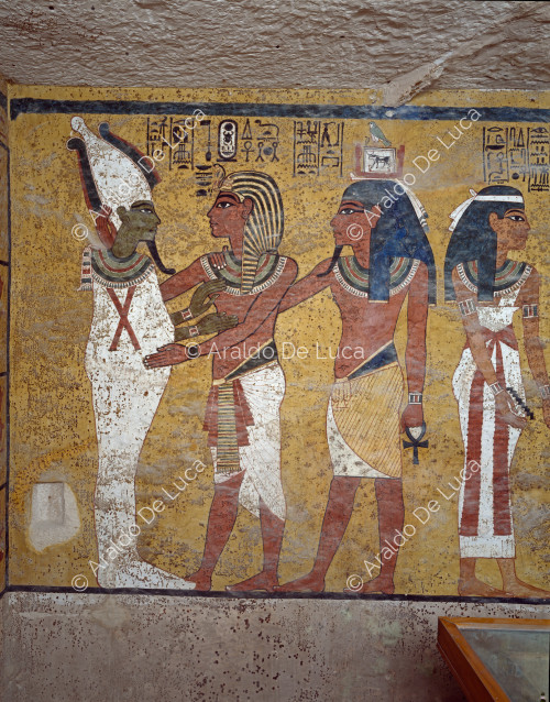 Pharaoh Tutankhamun and the god Osiris