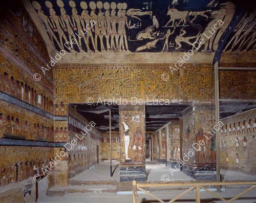 Vista de la cámara funeraria de Seti I