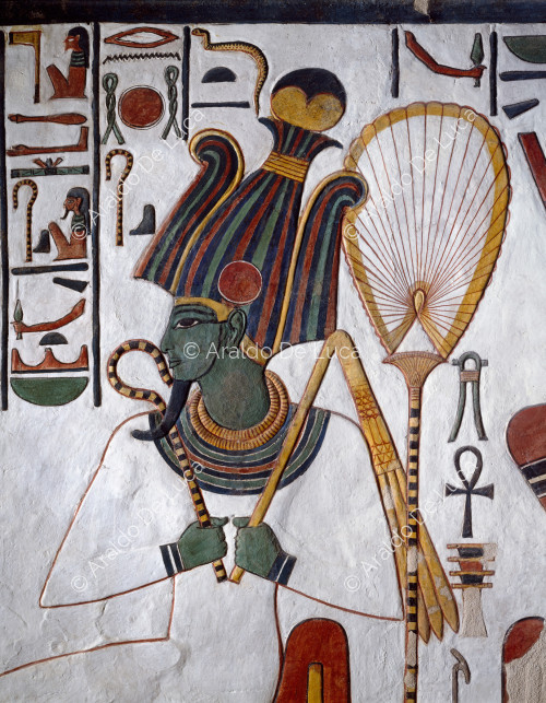 Il dio Osiride con corona Atef e simboli del potere