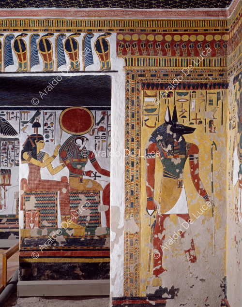 Detalle de la antecámara con el dios Anubis