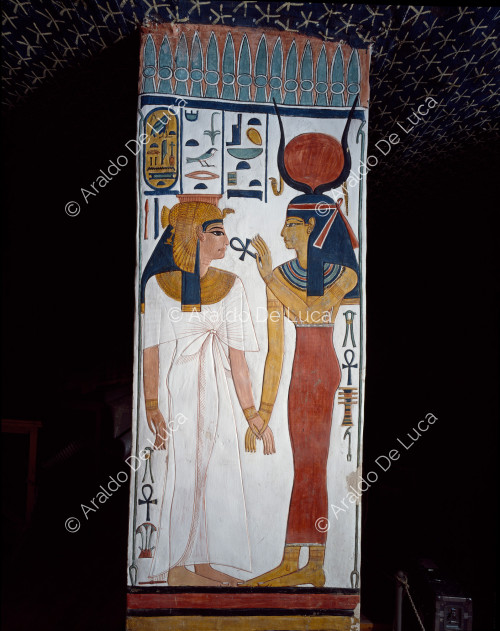 The goddess Isis offers the symbol of life to Queen Nefertari