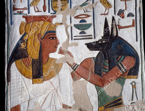 Anubis embraces Nefertari