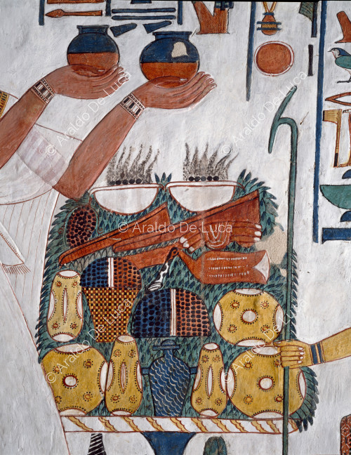 Néfertari offre les pots de nemset à Isis, Neftis et Maât.