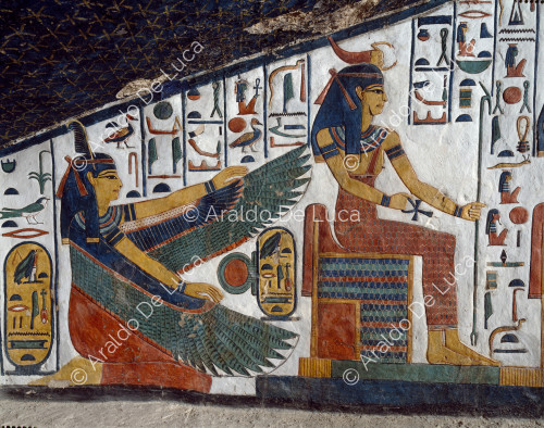 Hathor, Selkis e Maat ricevo offerte da Nefertari