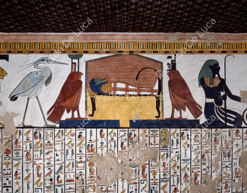Die Mumie der Nefertari, beschützt von Isis und Nephthys