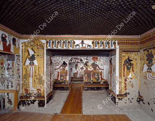 Vista general de la antecámara y el vestíbulo de la tumba de Nefertari