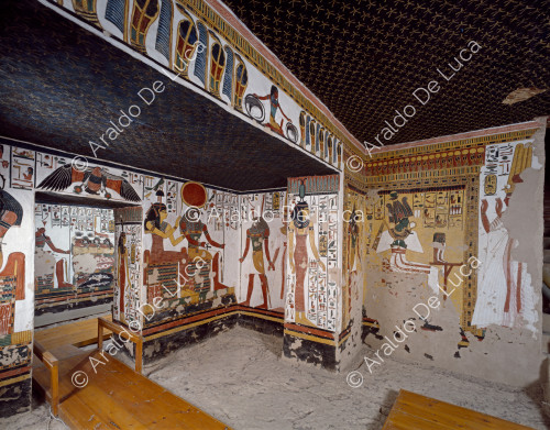 Vista general de la antecámara y el vestíbulo de la tumba de Nefertari