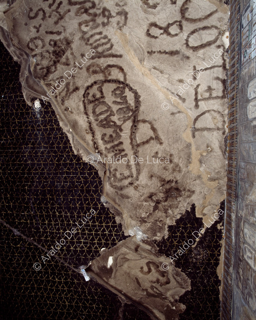 Inscriptions modernes sur le plafond de la tombe de Séti Ier