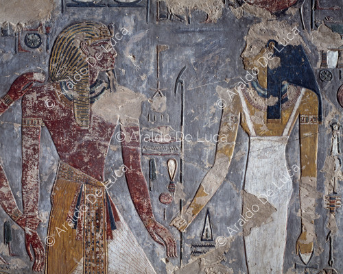 Seti I., von Horus an Hathor überreicht