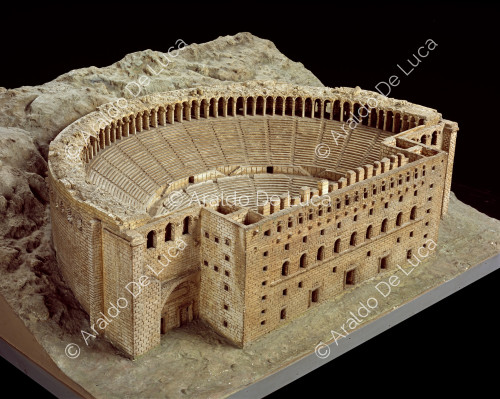 Modell des Theaters von Aspendos