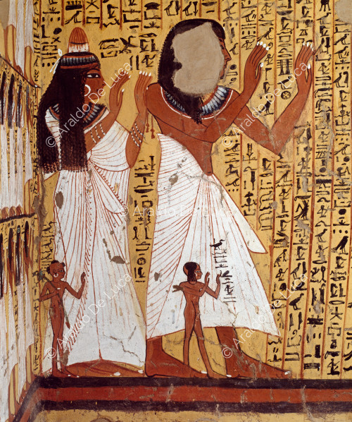 Pashedu and his wife worshipping the god Horus.