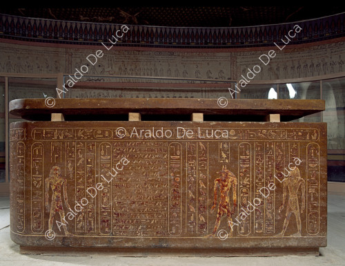 Sarkophag des Thutmosis III.: Imseti, Anubis und Duamutef