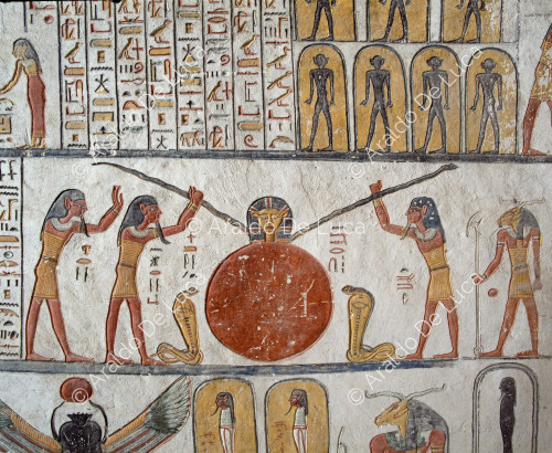 Libro de la Tierra: disco solar con serpiente y cabeza de Hathor