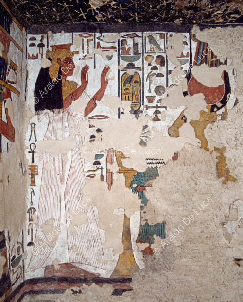 Nefertari betet Hathor an