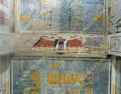 Soffitto con scene astronomiche, Nekhbet e letti con figure umane