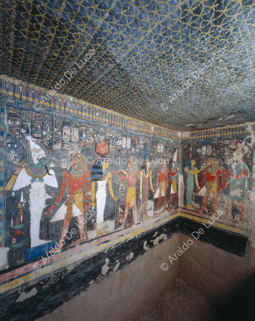 Horemheb mit verschiedenen Gottheiten