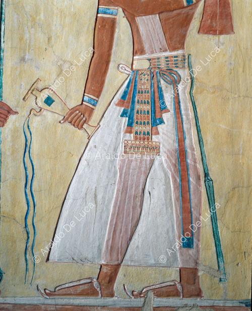 Ausschnitt. Ramses III. opfert Weihrauch und Trankopfer.