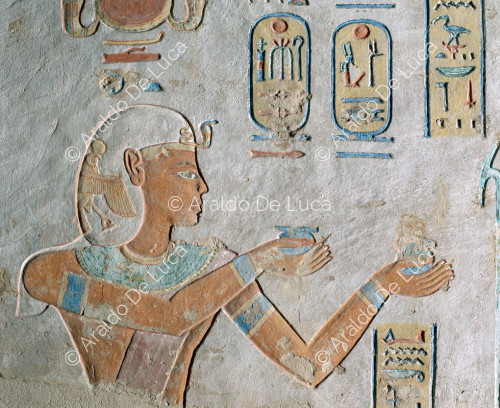 Ramesse III offre vino