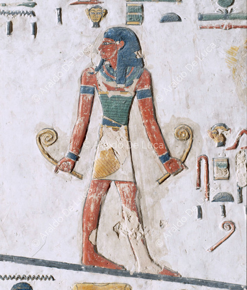 Amduat, fifth hour: deity holding a lace in both hands