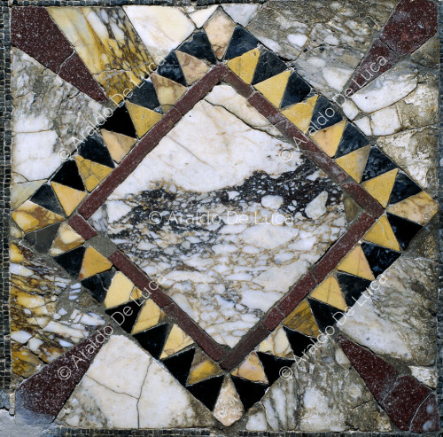 Mosaico de gladiadores. Cuadrado con motivo geométrico. Detalle
