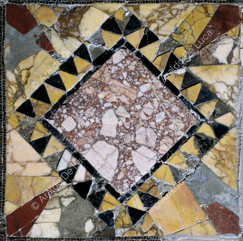 Gladiator-Mosaik. Quadratisch mit geometrischem Motiv. Ausschnitt