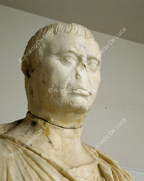 Estatua de Iddibal Cahapada Aemilius. Particular
