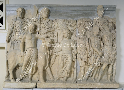 Friso del arco de triunfo del emperador Septimio Severo. Detalle con sacrificio propiciatorio