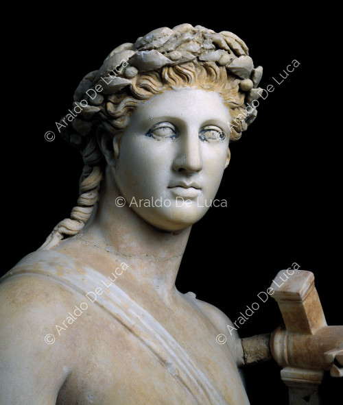 Statue en marbre d'Apollon citaredo