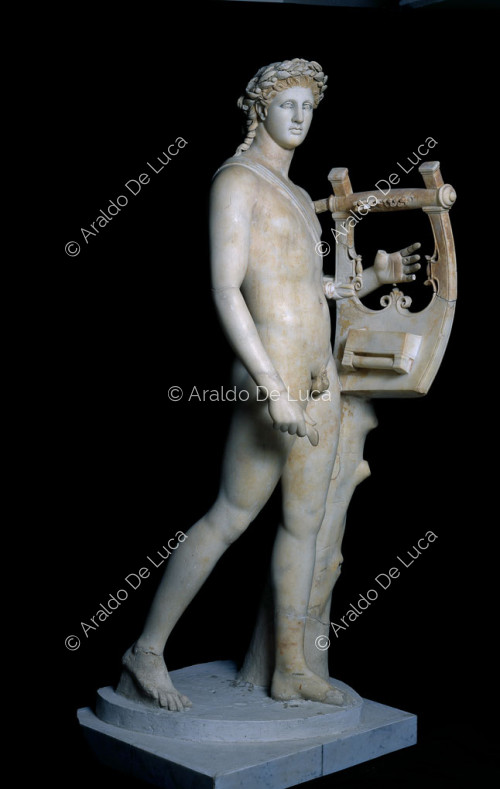 Marble statue of Apollo citaredo