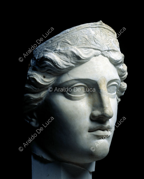 Busto retrato de la diosa Roma