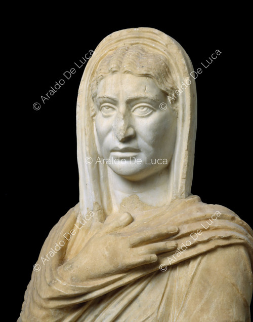 Statua di nobile romana ritratta come Cerere. Particolare
