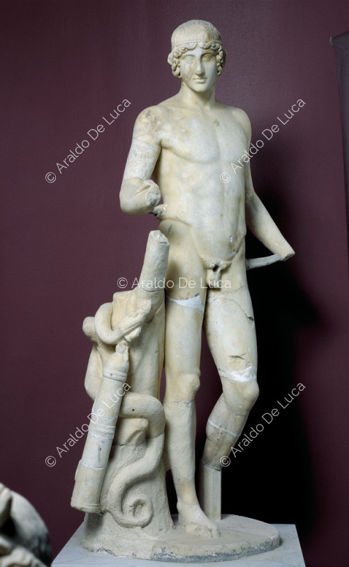 Statua in marmo del dio Apollo