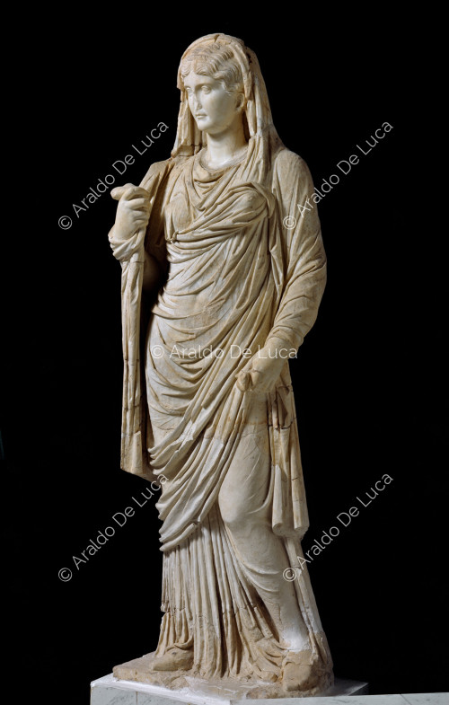 Statue en marbre de l'impératrice Livia Drusilla jeune femme